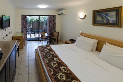 Novena Palms Motel - Accommodation Burleigh 16