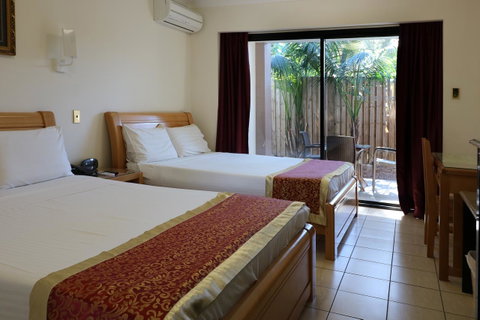 Novena Palms Motel - Accommodation Burleigh 22