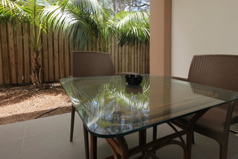Novena Palms Motel - Accommodation Burleigh 3