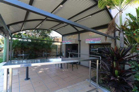Novena Palms Motel - Accommodation Burleigh 26