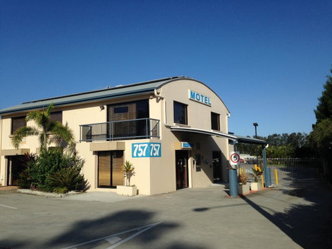 Novena Palms Motel - Accommodation Burleigh 4