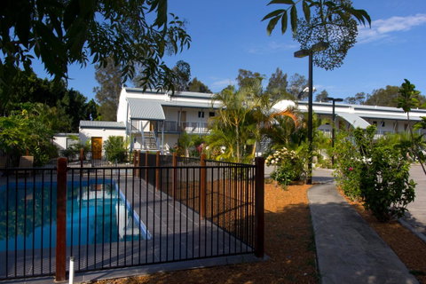 Novena Palms Motel - Accommodation Burleigh 6