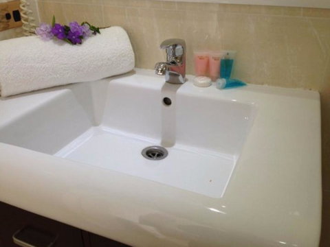 Novena Palms Motel - Accommodation Burleigh 1