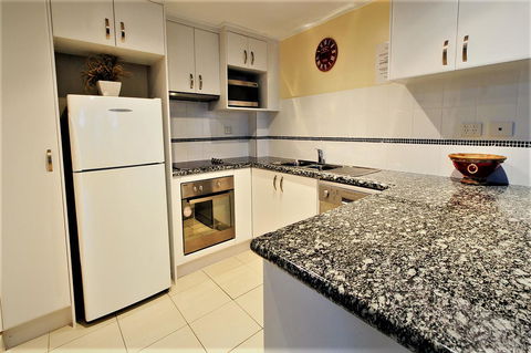 Key Largo Holiday Apartments - Accommodation Burleigh 34