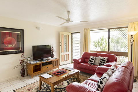 Marcol Place Holiday Apartments - Accommodation Burleigh 15