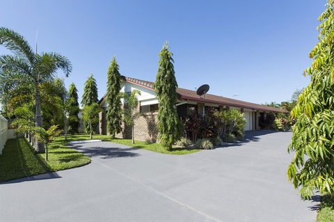 Marcol Place Holiday Apartments - Accommodation Burleigh 2