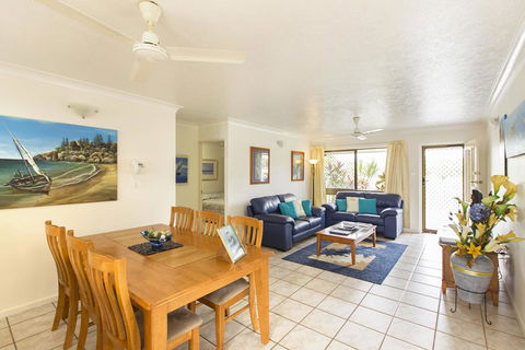 Marcol Place Holiday Apartments - Accommodation Burleigh 12