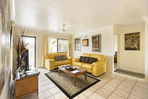 Marcol Place Holiday Apartments - Accommodation Burleigh 3