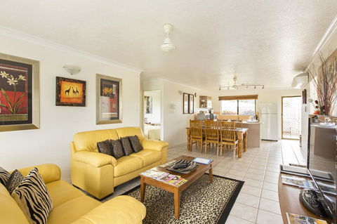 Marcol Place Holiday Apartments - Accommodation Burleigh 6