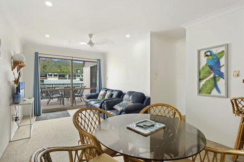 Location! 2BR Town View Unit In Centre Of Airlie. - Accommodation Burleigh 16