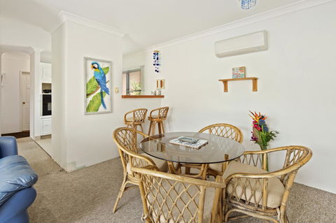 Location! 2BR Town View Unit In Centre Of Airlie. - Accommodation Burleigh 7