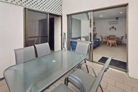 Location! 2BR Town View Unit In Centre Of Airlie. - Accommodation Burleigh 17