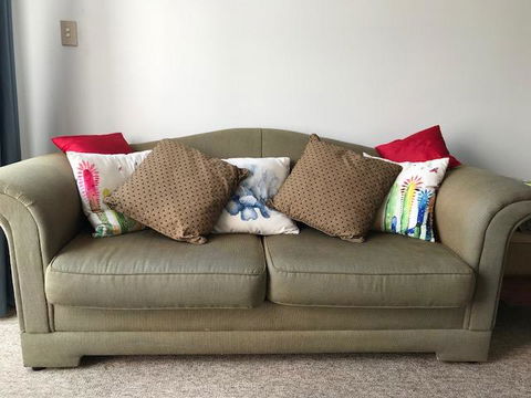 Location! 2BR Town View Unit In Centre Of Airlie. - Accommodation Burleigh 4