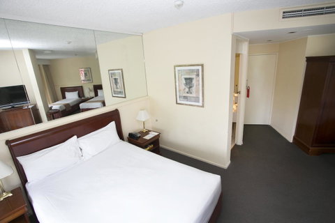 Madison Tower Mill Hotel - Accommodation Burleigh 9