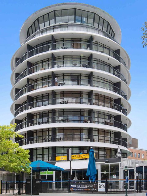 Madison Tower Mill Hotel - Accommodation Burleigh 0