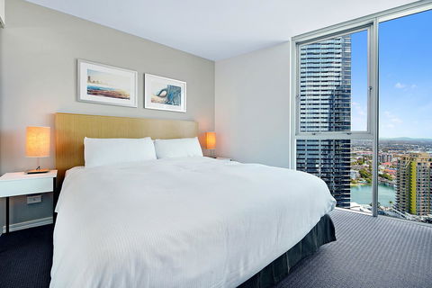 Number 1 H Residences - WiFi, Parking & More By Gold Coast Holidays - Accommodation Burleigh 32