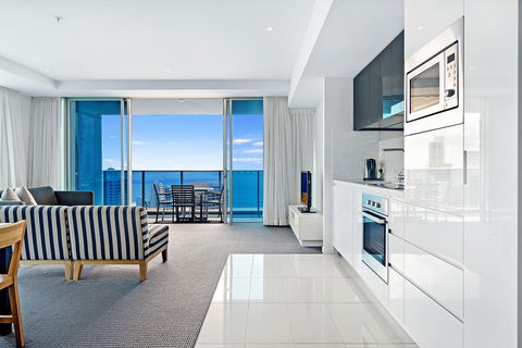 Number 1 H Residences - WiFi, Parking & More By Gold Coast Holidays - Accommodation Burleigh 37