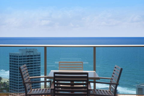 Number 1 H Residences - WiFi, Parking & More By Gold Coast Holidays - Accommodation Burleigh 27