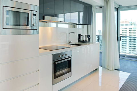 Number 1 H Residences - WiFi, Parking & More By Gold Coast Holidays - Accommodation Burleigh 18