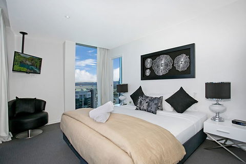 Number 1 H Residences - WiFi, Parking & More By Gold Coast Holidays - Accommodation Burleigh 7