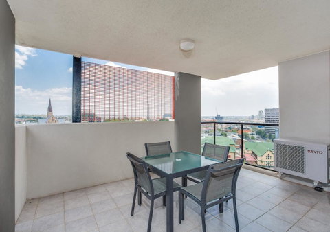 Republic Apartments Brisbane City - Accommodation Burleigh 29
