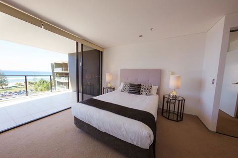 Ambience On Burleigh Beach - Accommodation Burleigh 15
