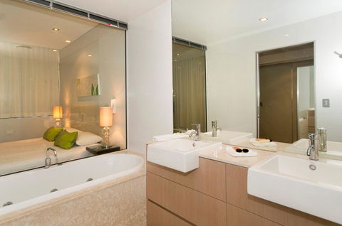 Ambience On Burleigh Beach - Accommodation Burleigh 25