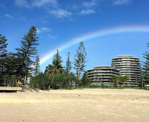 Ambience On Burleigh Beach - Accommodation Burleigh 4