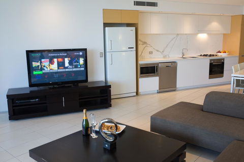 Ambience On Burleigh Beach - Accommodation Burleigh 18