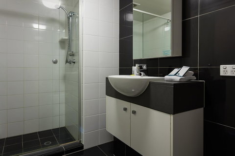 Oxygen Apartments - Accommodation Burleigh 5