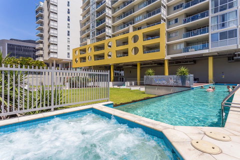 Oxygen Apartments - Accommodation Burleigh 8