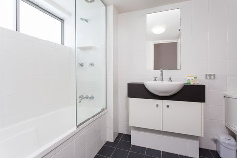 Oxygen Apartments - Accommodation Burleigh 12
