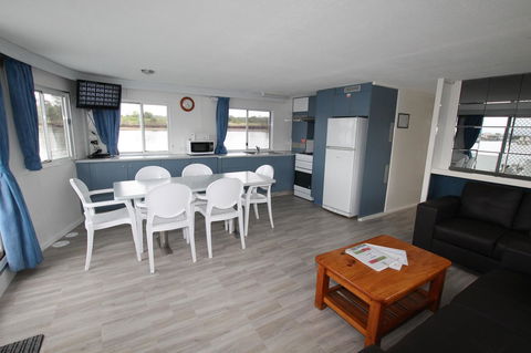 Coomera Houseboats - Accommodation Burleigh 5