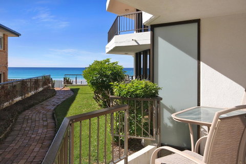 Spindrift On The Beach - Absolute Beachfront - Accommodation Burleigh 27