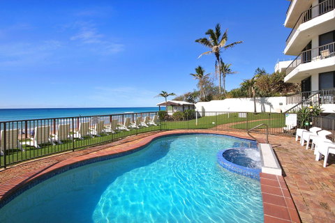 Spindrift On The Beach - Absolute Beachfront - Accommodation Burleigh 23
