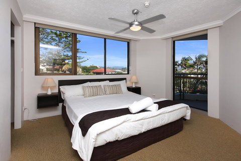 Spindrift On The Beach - Absolute Beachfront - Accommodation Burleigh 29