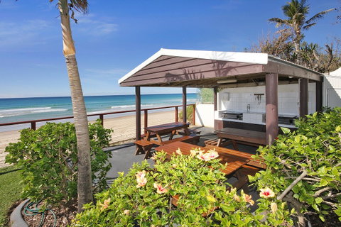 Spindrift On The Beach - Absolute Beachfront - Accommodation Burleigh 10