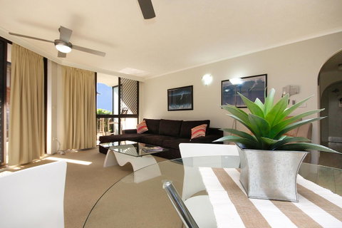 Spindrift On The Beach - Absolute Beachfront - Accommodation Burleigh 8