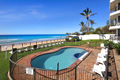Spindrift On The Beach - Absolute Beachfront - Accommodation Burleigh 16