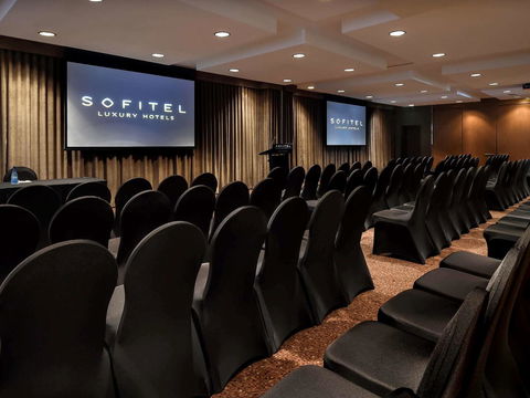 Sofitel Gold Coast Broadbeach - Accommodation Burleigh 38