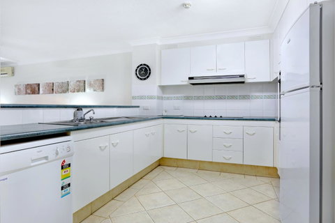 Genesis Apartments By Gold Coast Premium - Accommodation Burleigh 23