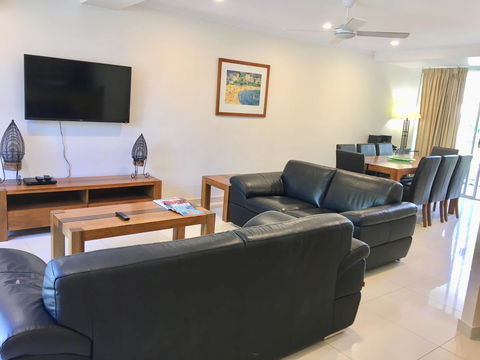 CHA Private Apts Diamond Beach - Accommodation Burleigh 12