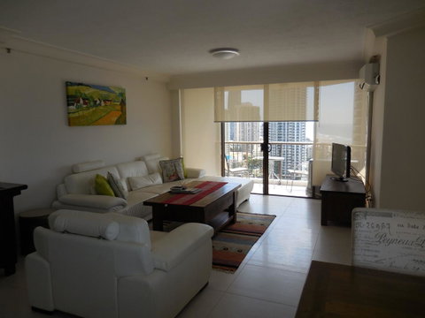 Surfers Century Oceanside Apartments - Accommodation Burleigh 40
