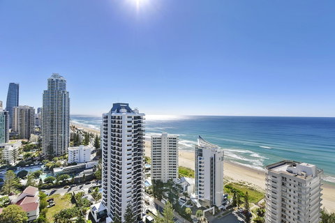 Surfers Century Oceanside Apartments - Accommodation Burleigh 16
