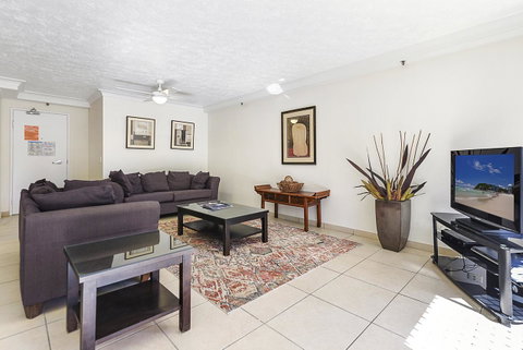 Surfers Century Oceanside Apartments - Accommodation Burleigh 6