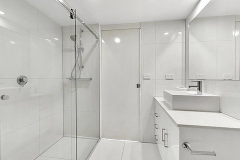 Surfers Century Oceanside Apartments - Accommodation Burleigh 3