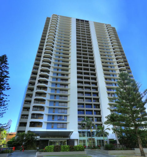 Surfers Century Oceanside Apartments - Accommodation Burleigh 15