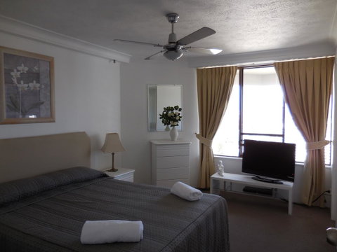 Surfers Century Oceanside Apartments - Accommodation Burleigh 39