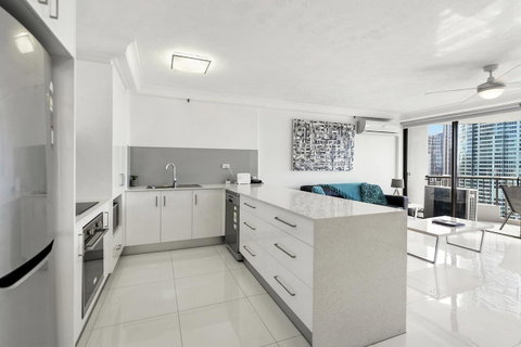 Surfers Century Oceanside Apartments - Accommodation Burleigh 14