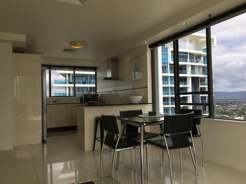 Surfers Century Oceanside Apartments - Accommodation Burleigh 24